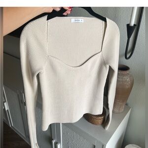 Dissh Ribbed Long Sleeve Top with Sweetheart neckline